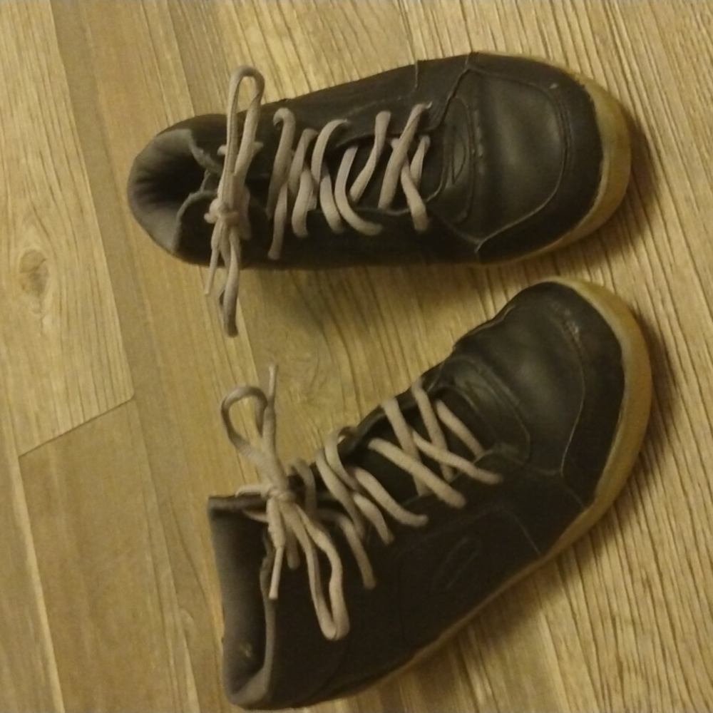 2/$30 Sketchers shoes